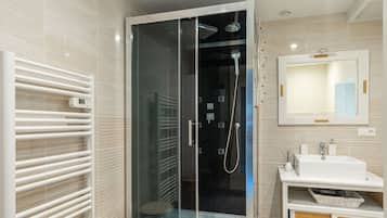 Shower, towels