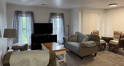 Extended stay - 2-bedroom 1.5 bath condo in Dover