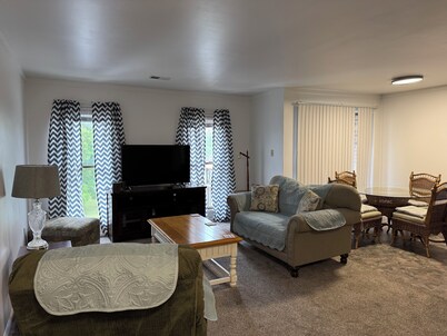 Extended  stay - 2-bedroom 1.5 bath condo in Dover 