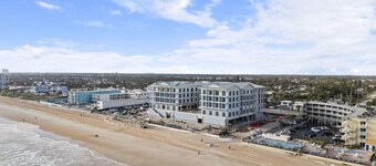 Beach Days, Space Days & Snack Stops | Oceanview 1BR