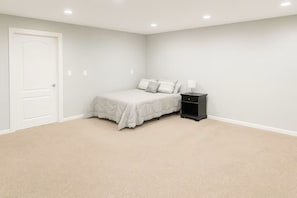 4 bedrooms, WiFi, bed sheets