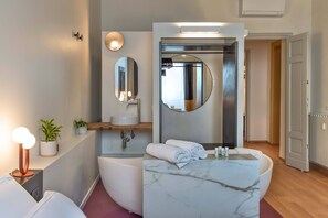 Literie de qualité supérieure, rideaux occultants, chambres insonorisées