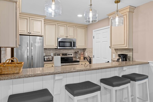 Fridge, microwave, oven, stovetop - New Listing! Lagoon Villa 35 - Near Beach/Pool! (Isle of Palms)