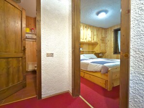 House - Loft Bianche Nives Ski-in Ski-out Retreat (Dimaro Folgarida)