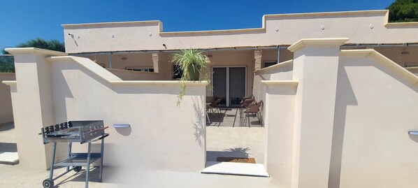 Terrace/patio - Villa Ninfea No.5 with Sea View, Wi-Fi and Air Conditioning 'Residence Pietrantonio' (Marina di Lizzano)