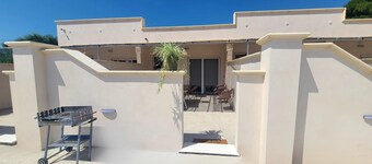 Villa Ninfea Nr. 5 mit Meerblick, WLAN und Klimaanlage im Residence Pietrantonio