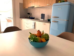 Kühlschrank, Ofen, Herdplatte, Geschirrspüler
