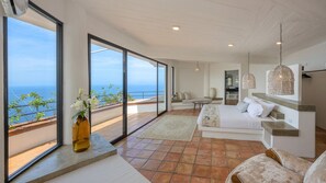 10 bedrooms, in-room safe, iron/ironing board, free WiFi