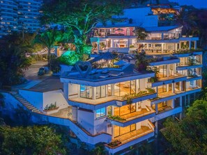 Exterior - Expansive Newly Renovated 10-Bedroom Hacienda for Groups in Puerto Vallarta (Puerto Vallarta)