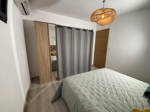 Very comfortable, bright T3 in a quiet location with a beautiful exterior.