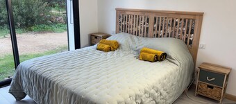 Very comfortable, bright T3 in a quiet location with a beautiful exterior.