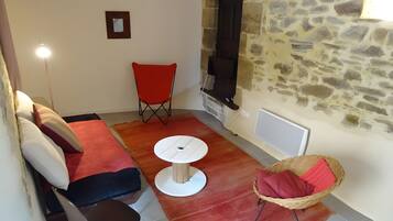 TV, fireplace, DVD player