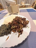 Tägliches inbegriffenes kontinentales Frühstück