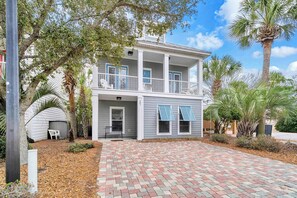 Exterior - Kono Breeze | 4 BR Destin Vacation Home Near Crystal Beach | 2PM Check in! Resort Pool + Prime Location (Destin)