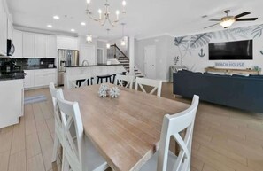 Interior - Kono Breeze | 4 BR Destin Vacation Home Near Crystal Beach | 2PM Check in! Resort Pool + Prime Location (Destin)