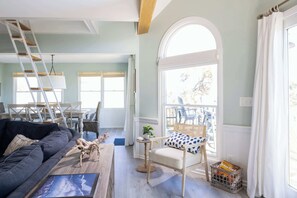 TV, offices - 5min to Beach w Resort Perks! Renovated CLR Home (Corolla)
