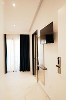 Minibar, cunas gratuitas, wifi gratis y ropa de cama 