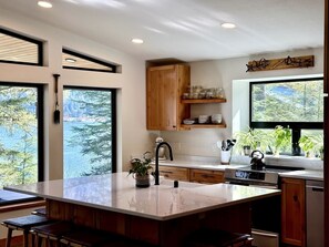 Fridge, microwave, oven, stovetop - The Alpenglow: Waterfront Escape Private Hot Tub (Juneau)