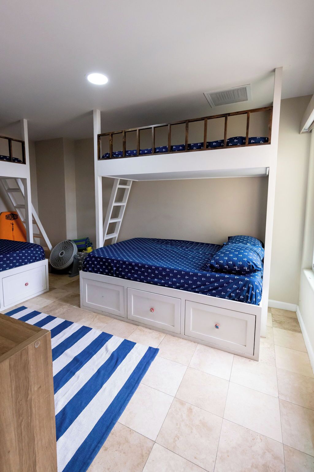 3 chambres, fer et planche à repasser, Wi-Fi, draps fournis