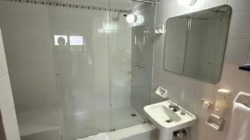 Standard Triple Room, City View | Bathroom