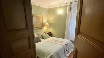 1 habitación, wifi y ropa de cama