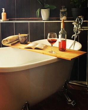 Shower, hair dryer, towels - Signoretta-Casa ghjunca Guest Room (Rapale)