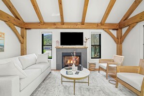 Fernseher, Kamin