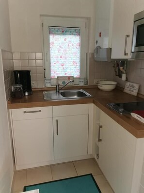 Dishwasher, highchair