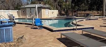 Cozy 1-bedroom cottage close to Tampa attractions