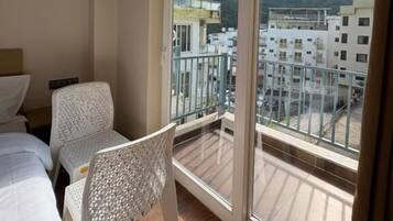 Rom – superior, balkong, hageutsikt | Innvendig