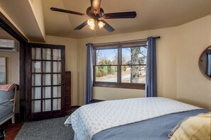 1 bedroom, free WiFi, bed sheets - Cozy Lake View Treehouse (Diamond City)
