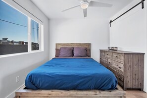 Bügeleisen/Bügelbrett, WLAN, Bettwäsche