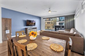 Interior - RMB II: Island Beach Suite; 2Br/2Ba - Sleeps 11 (San Diego)