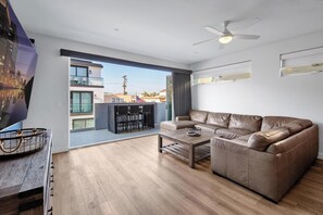 TV - RMB II: Island Beach Suite; 2Br/2Ba - Sleeps 11 (San Diego)