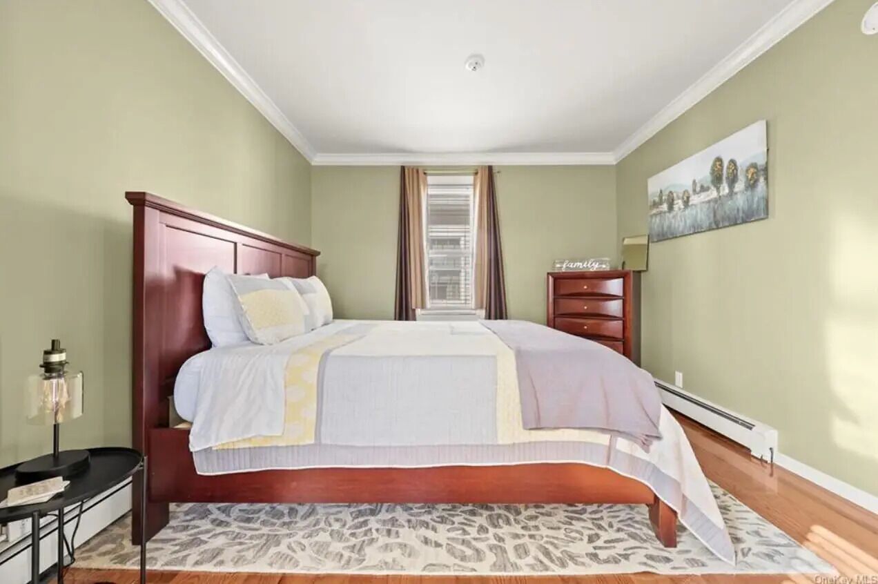 Strykejern/-brett, internettilgang og sengetøy