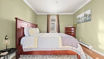 Iron/ironing board, Internet, bed sheets