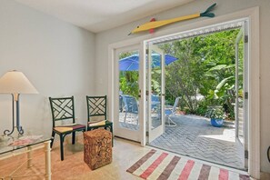 Interior - Beautifully renovated Longboat Key Villa brief walk to a private beach (Longboat Key)