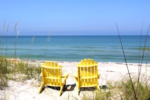Snorkelling, motor boating - Beautifully renovated Longboat Key Villa brief walk to a private beach (Longboat Key)