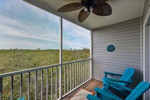 Property grounds - Walk to Beach, Dining & Shops- Community Pool (Holmes Beach)