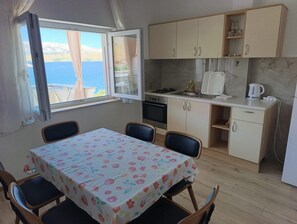Apartment - Seafront Apartment Valla 5 (Novalja)