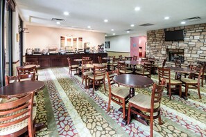 Dining - River Bluff Hotel & Conference Center (Mineral Wells)