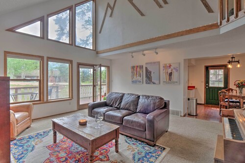 Cozy Woodland Park Mountain Retreat, Furnished & Perfect for Longer Stays