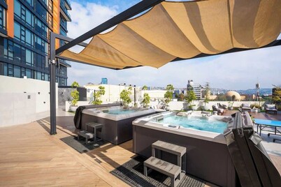 Zona Río 1BR | Jacuzzi, WiFi, Gym – Tijuana Downtown