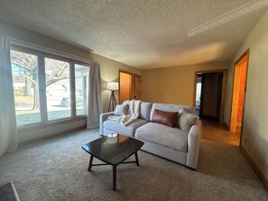 Smart-TV, peis og bøker