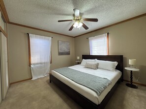 2 soverom, strykejern/-brett, wi-fi (inkludert) og sengetøy