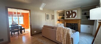 2-Bedroom Near Wesley Hospital. Family & Pet Friendly!