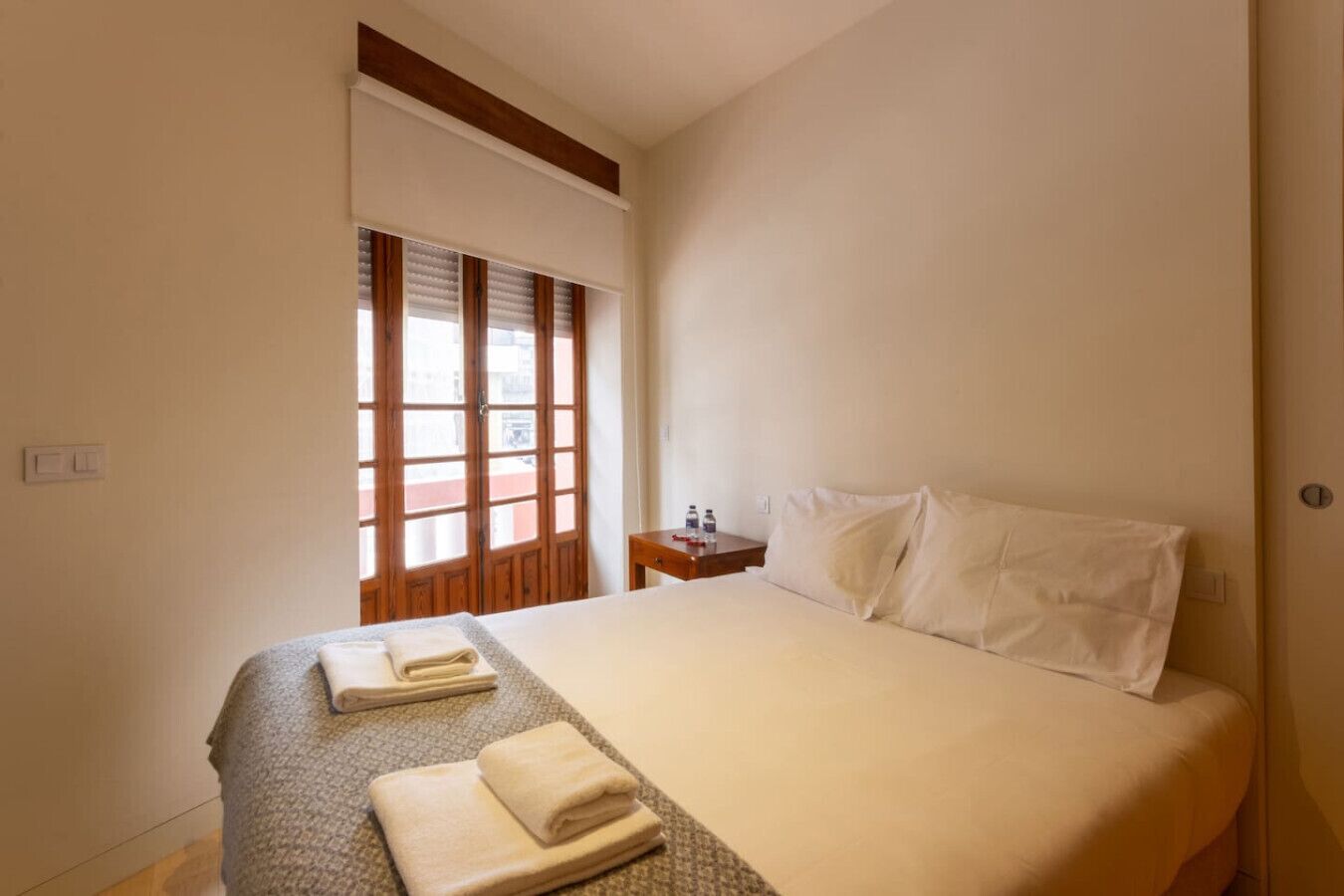 2 bedrooms, desk, travel crib, WiFi