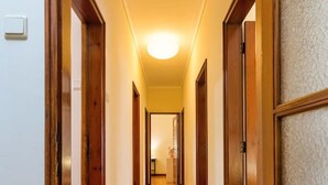 Interior - Garça Real - Porto Group Apartment by Lisbeyond (Porto)