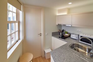 Fridge, coffee/tea maker, cookware/dishes/utensils - Family-Friendly Apartment in Porto by Lisbeyond (Porto)