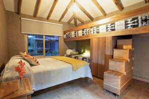 3 bedrooms, internet, bed sheets